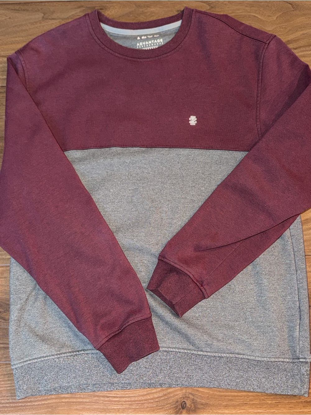 Izod Men’s Maroon and Gray Colorblock Crewneck Sweater/Sweatshirt